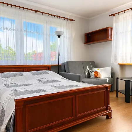 W Nadmorskiej Miejscowosci Pietro Apartmán *